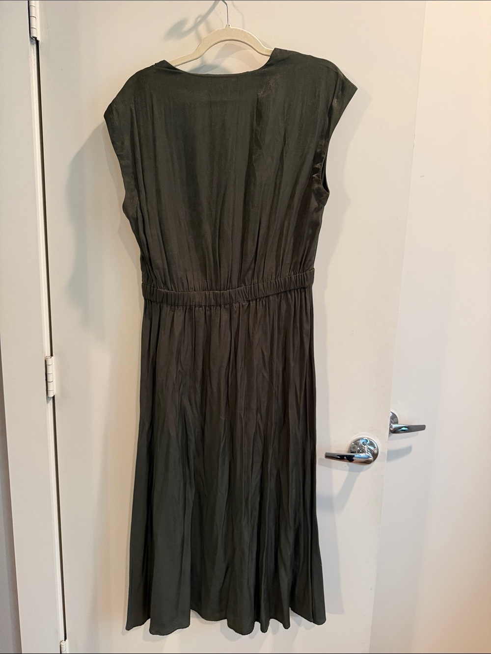 Banana Republic Factory Olive Green Wrap-Style Midi Dress - Picture 3 of 3